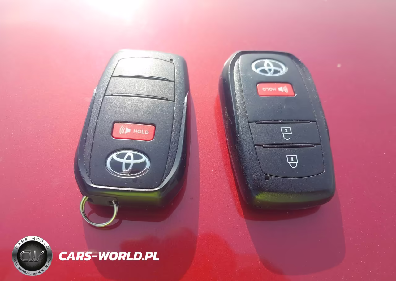2026 Toyota Corolla Cross Le VIN:7MUBAABG5TV152353 - 11