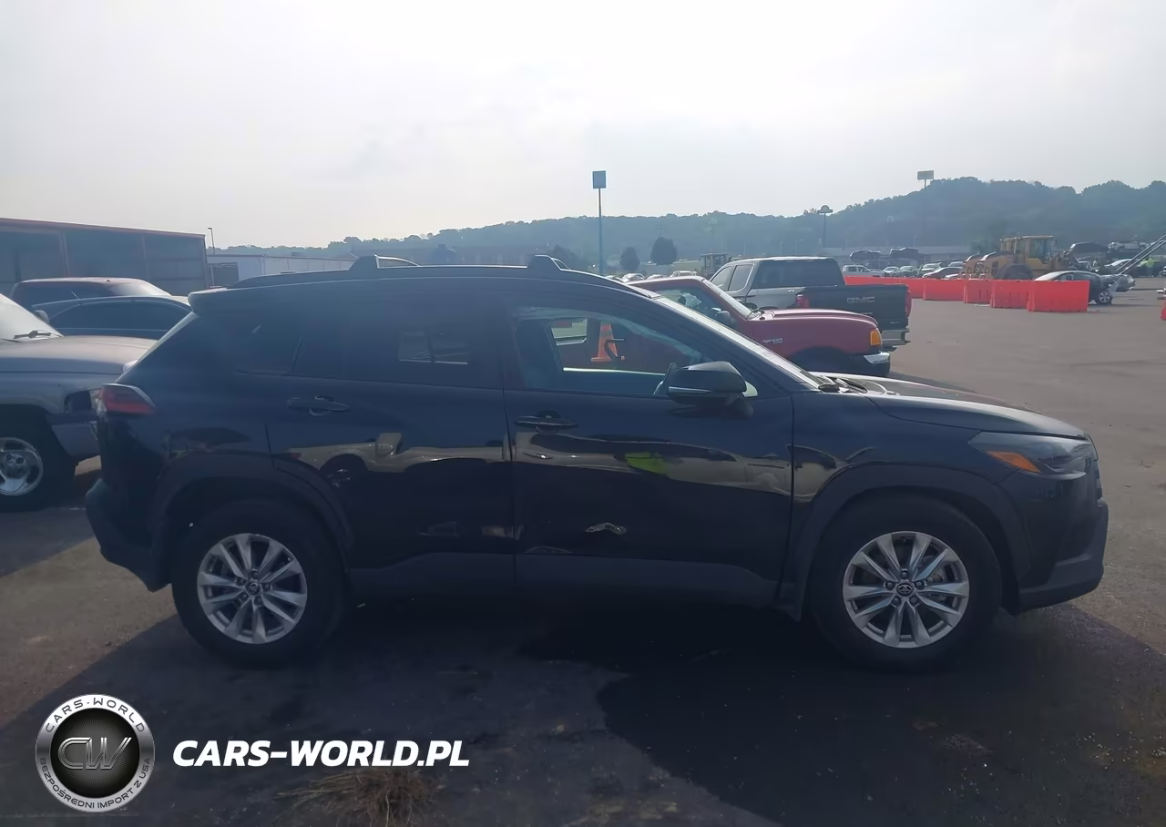 2026 Toyota Corolla Cross Le VIN:7MUBAABG5TV152353 - 13