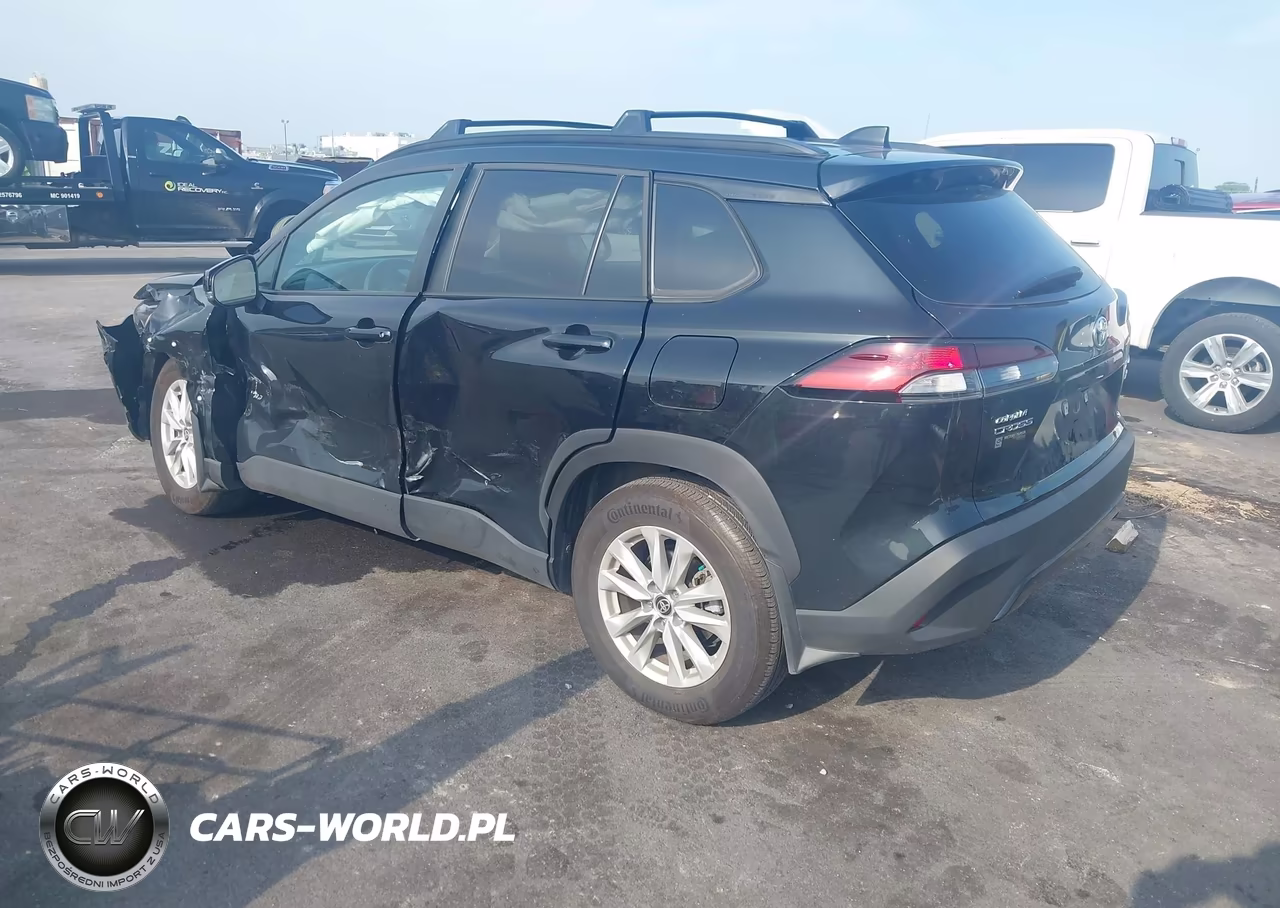 2026 Toyota Corolla Cross Le VIN:7MUBAABG5TV152353 - 3