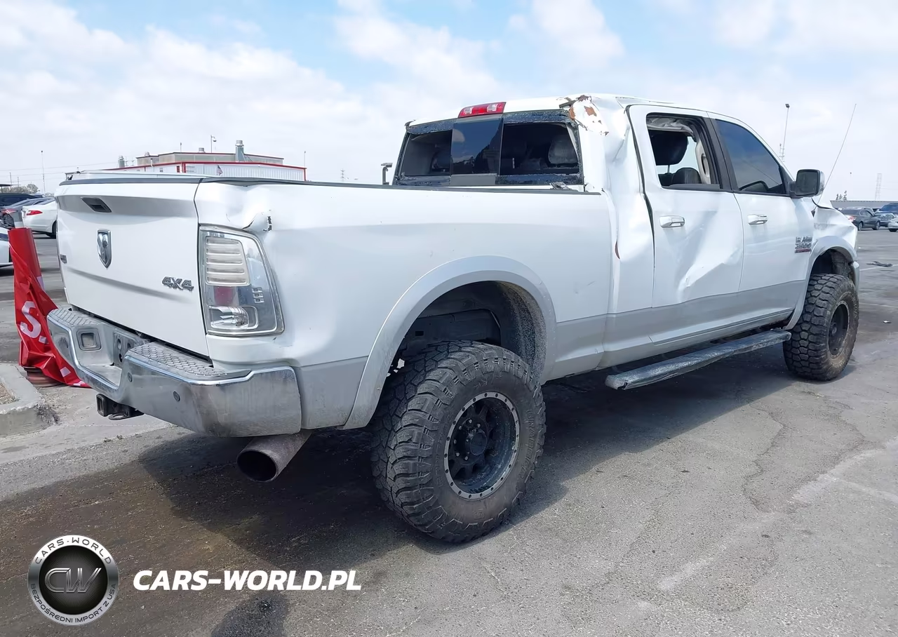 2014 Ram 2500 Laramie VIN:3C6UR5NJ7EG141728 - 4