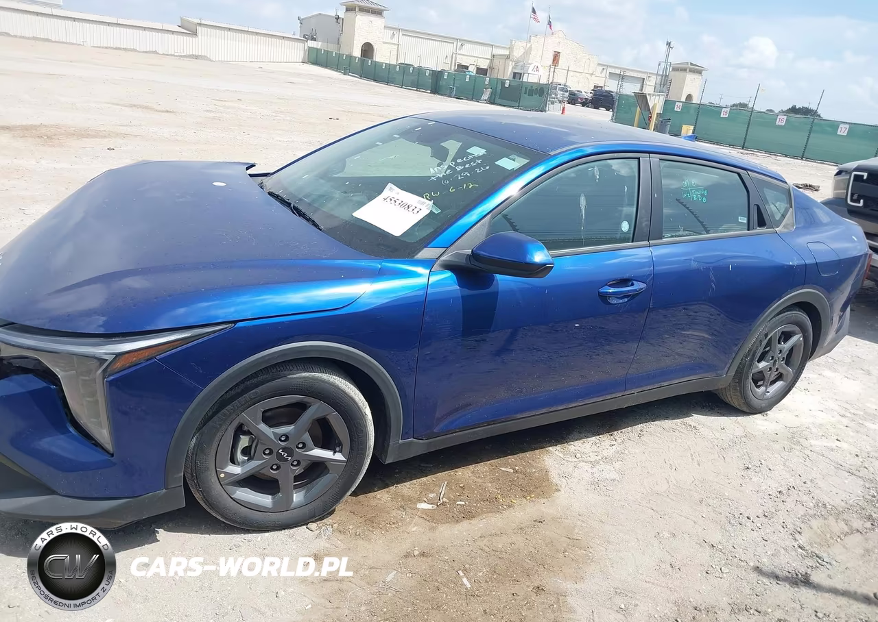2025 Kia K4 Lxs VIN:3KPFT4DE9SE032888 - 14