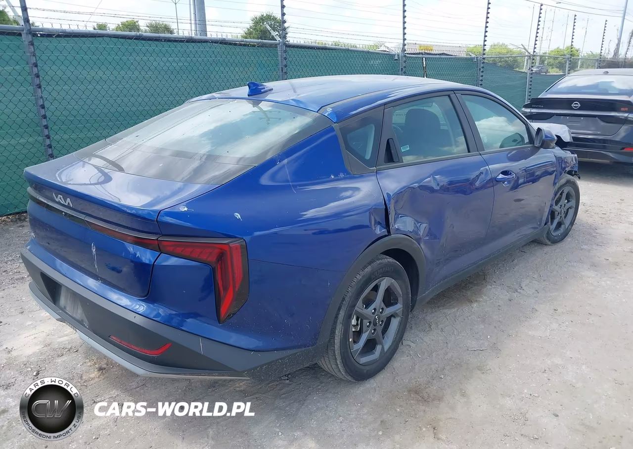 2025 Kia K4 Lxs VIN:3KPFT4DE9SE032888 - 4