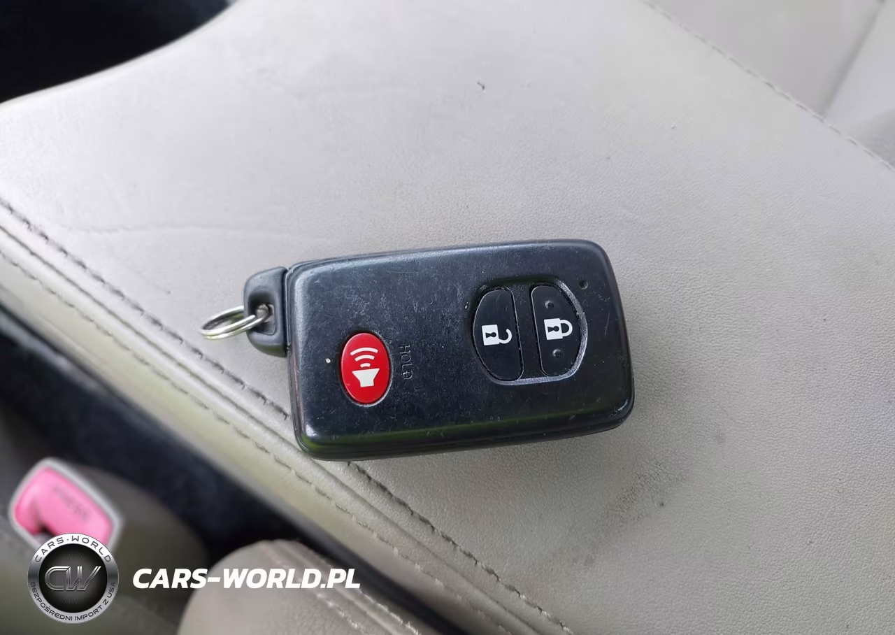 2013 Toyota Prius Four VIN:JTDKN3DU1D5540572 - 11
