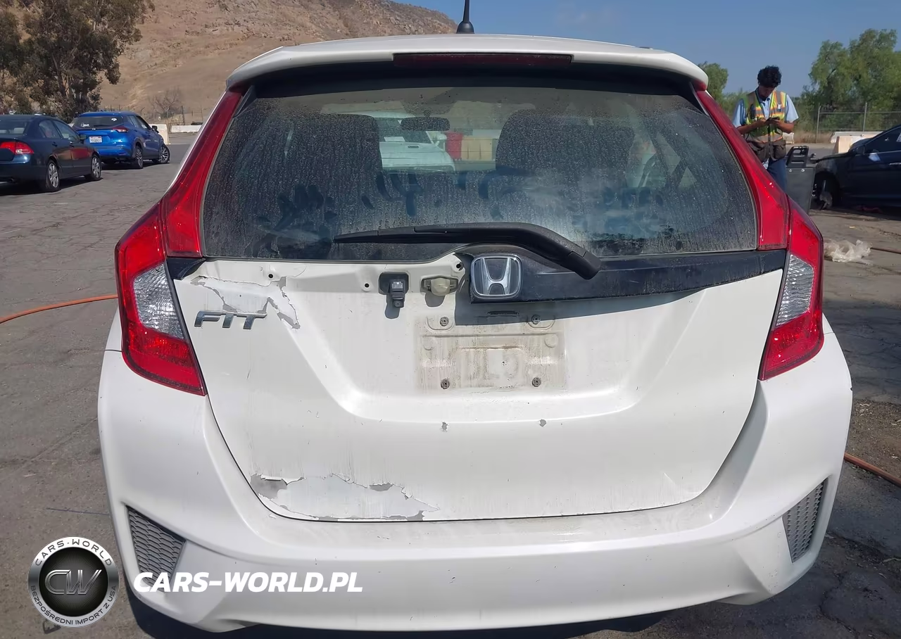 2015 Honda Fit Lx VIN:3HGGK5H52FM786588 - 16