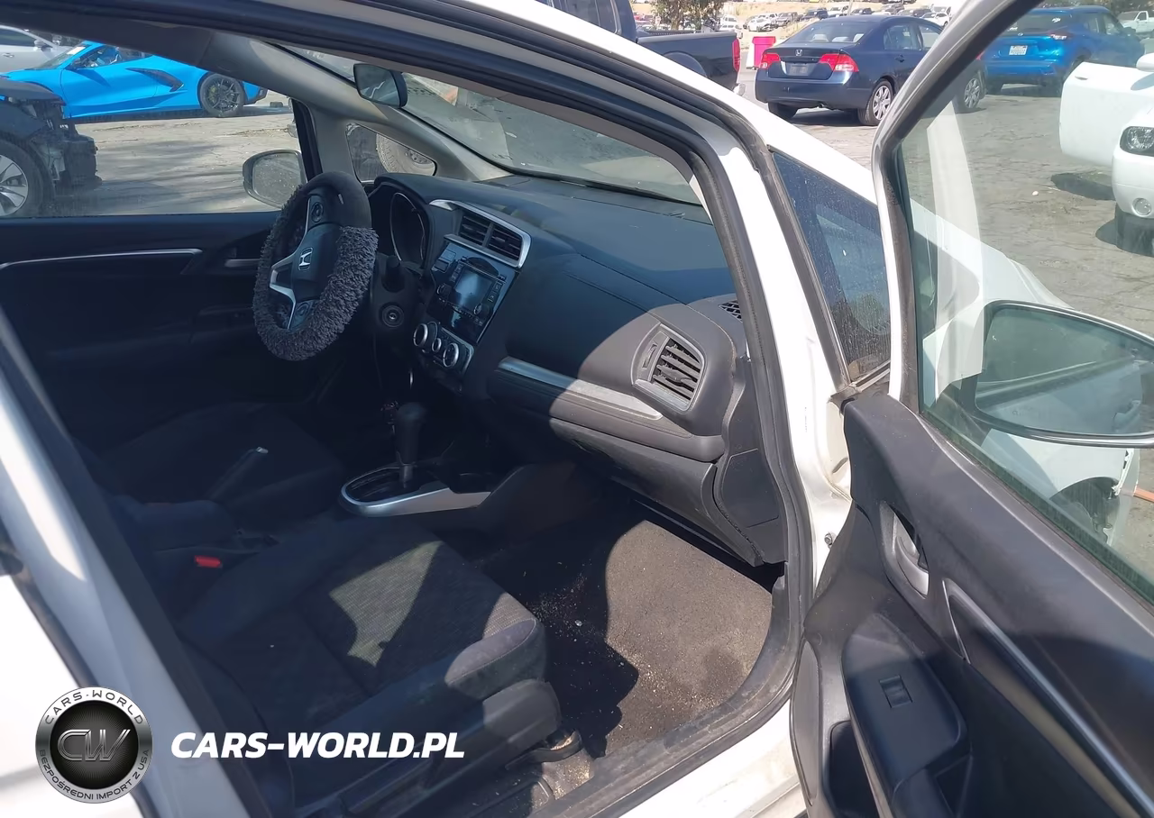 2015 Honda Fit Lx VIN:3HGGK5H52FM786588 - 5