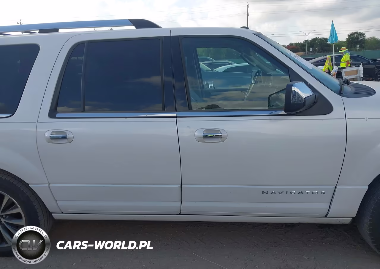 2016 Lincoln Navigator L Select VIN:5LMJJ3HT3GEL06875 - 13
