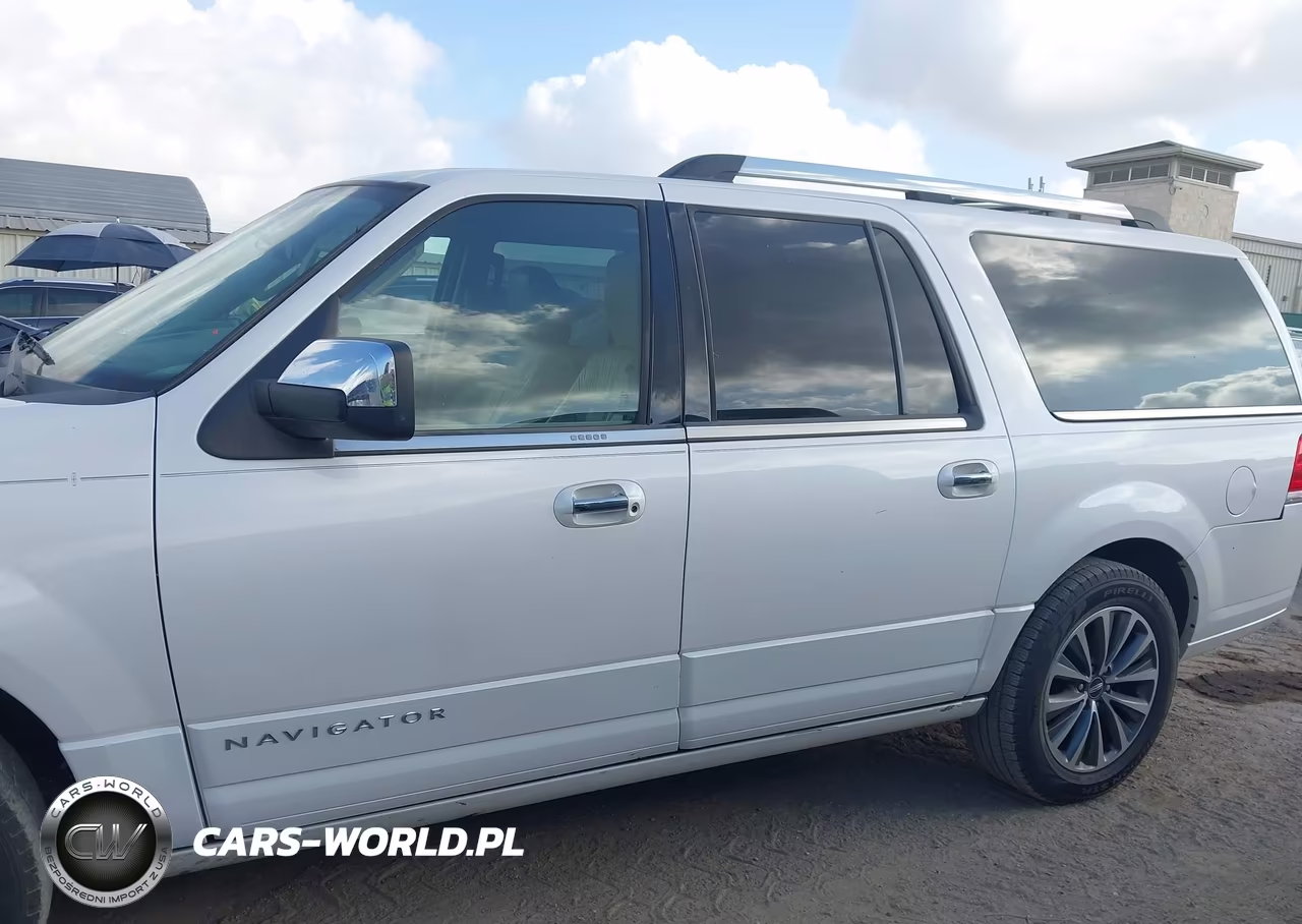 2016 Lincoln Navigator L Select VIN:5LMJJ3HT3GEL06875 - 14