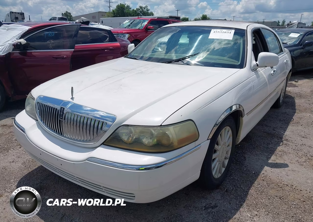 2005 Lincoln Town Car Signature VIN:1LNHM81W45Y657784 - 2