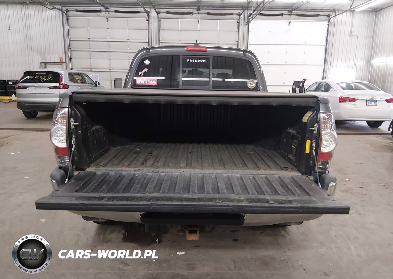 2013 Toyota Tacoma Base V6 VIN:5TFLU4EN8DX049666 - 17