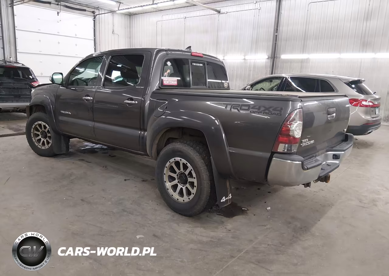2013 Toyota Tacoma Base V6 VIN:5TFLU4EN8DX049666 - 3