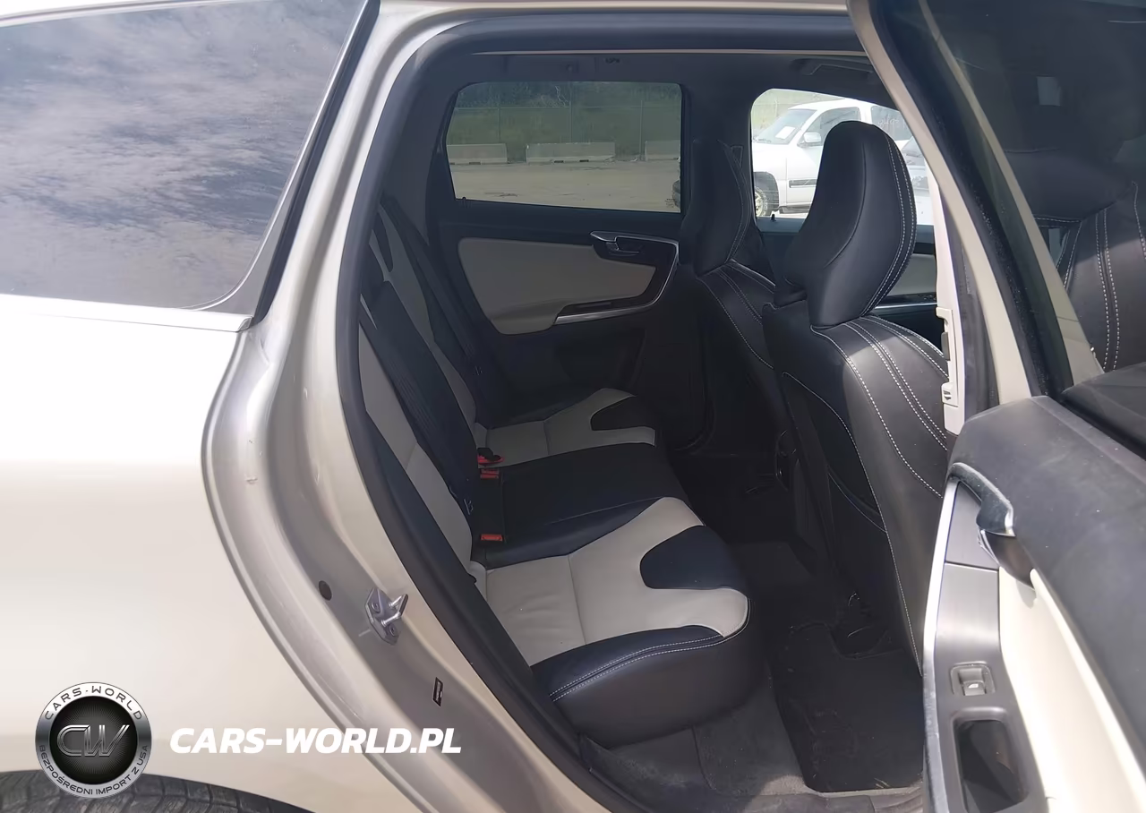2017 Volvo Xc60 T5 Dynamic VIN:YV440MRR7H2083336 - 8