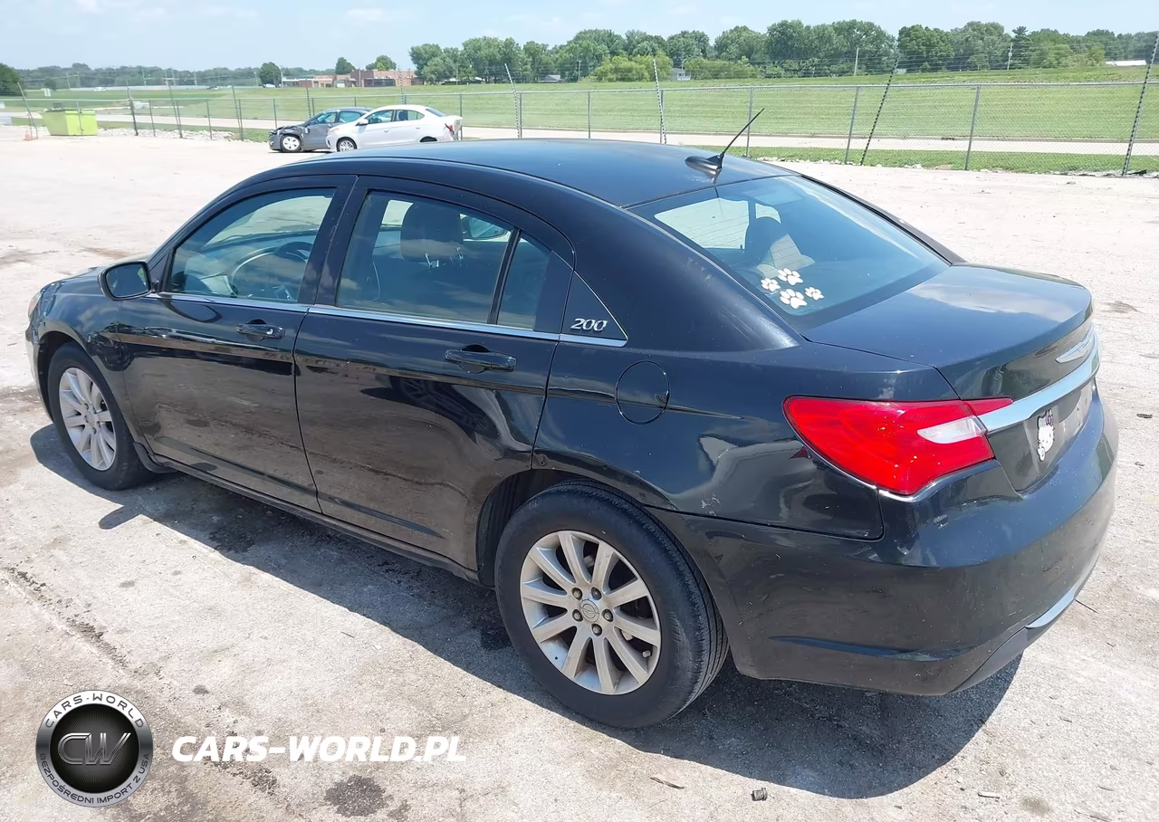 2011 Chrysler 200 Touring VIN:1C3BC1FB0BN576258 - 3