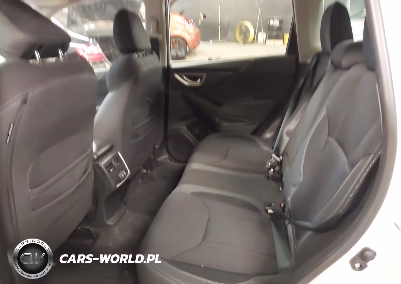 2024 Subaru Forester Premium VIN:JF2SKADC1RH463424 - 8