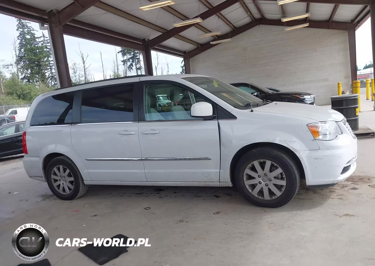 2016 Chrysler Town & Country Touring VIN:2C4RC1BG0GR223251 - 13