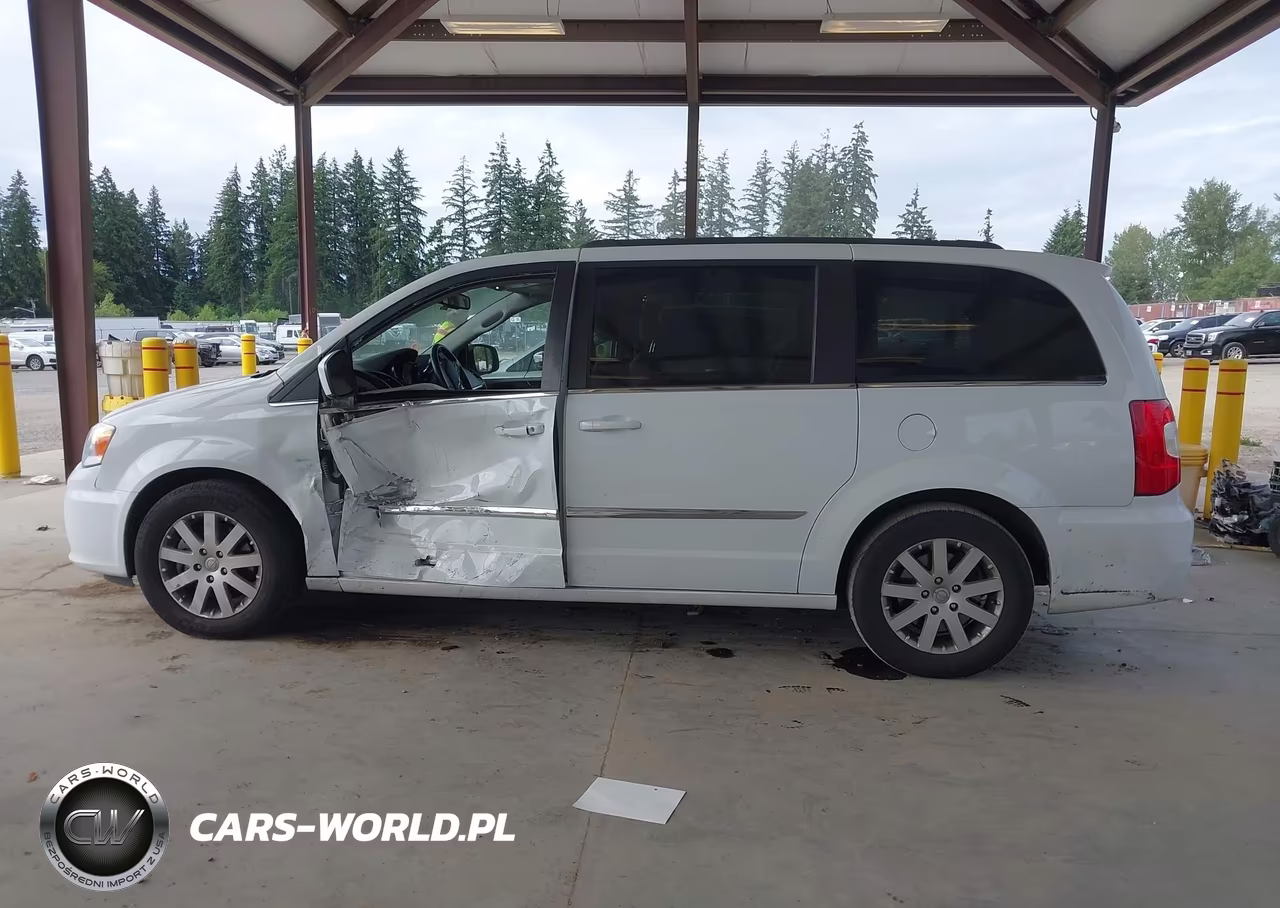 2016 Chrysler Town & Country Touring VIN:2C4RC1BG0GR223251 - 14