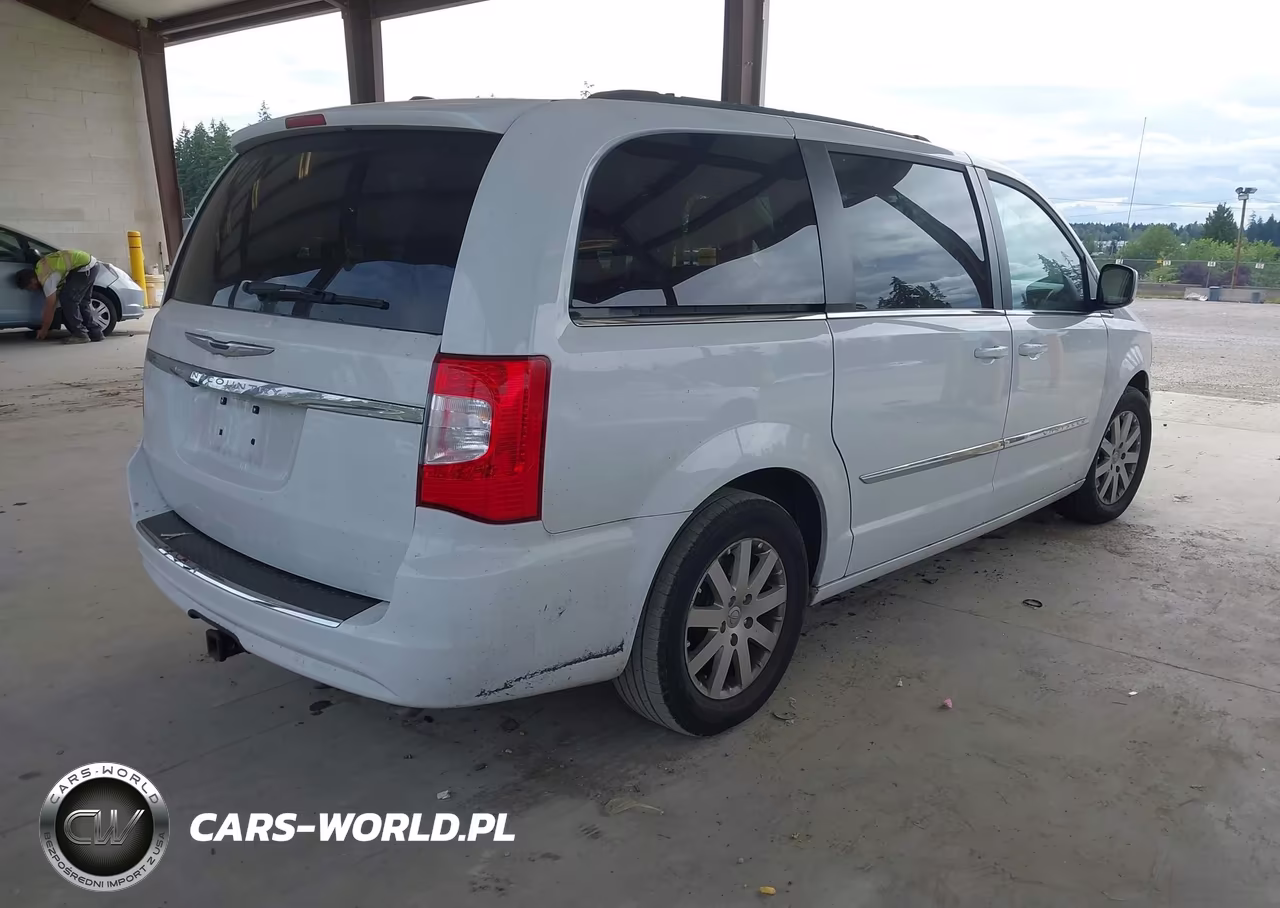 2016 Chrysler Town & Country Touring VIN:2C4RC1BG0GR223251 - 4