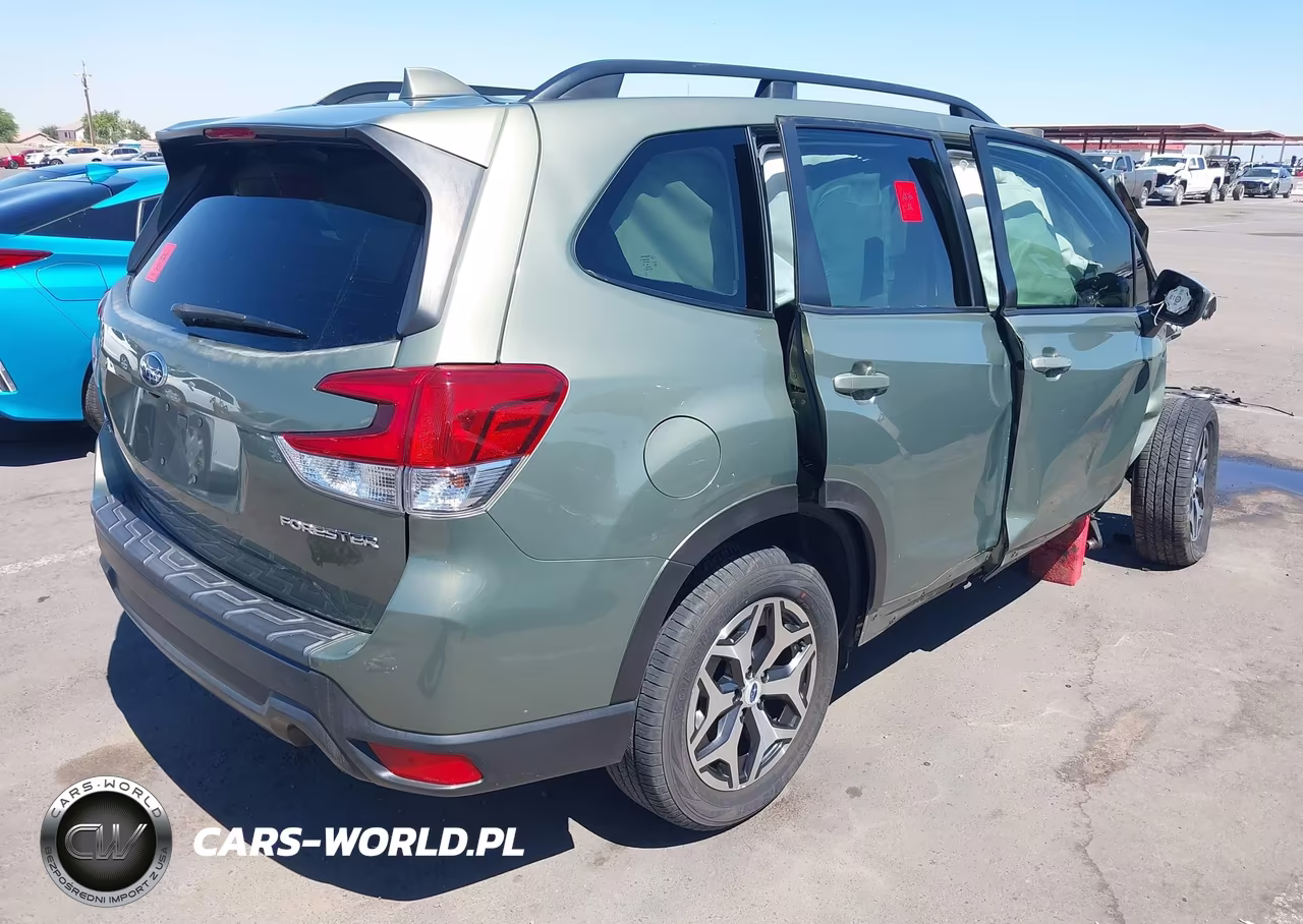 2021 Subaru Forester Premium VIN:JF2SKAFCXMH448006 - 4