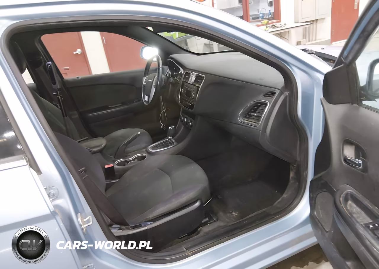 2012 Chrysler 200 Touring VIN:1C3CCBBB5CN175886 - 5
