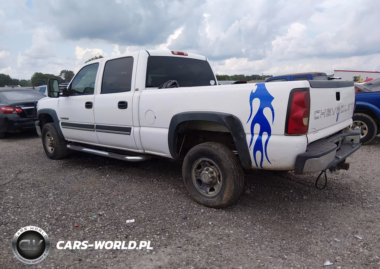 2003 Chevrolet Silverado 2500Hd VIN:1GCHC23U03F233639 - 3