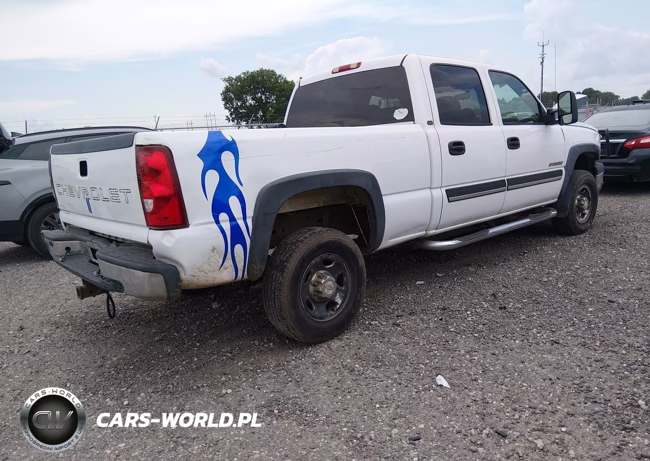 2003 Chevrolet Silverado 2500Hd VIN:1GCHC23U03F233639 - 4