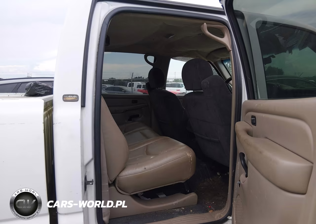 2003 Chevrolet Silverado 2500Hd VIN:1GCHC23U03F233639 - 8