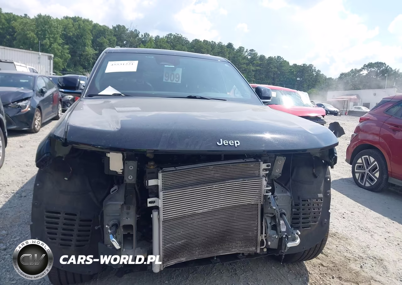 2023 Jeep Grand Cherokee Overland 4X4 VIN:1C4RJHDG3P8737229 - 12