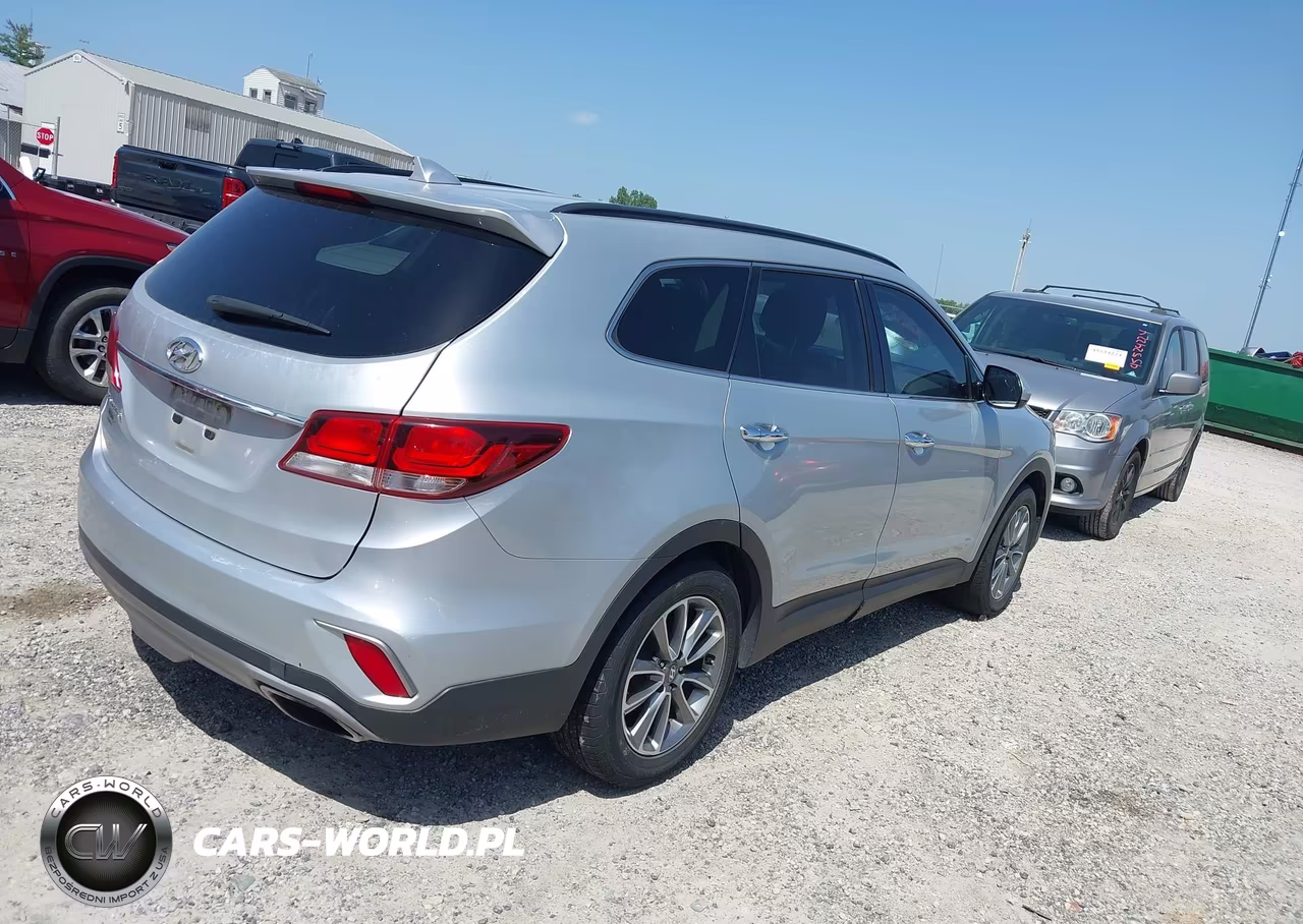 2017 Hyundai Santa Fe Se VIN:KM8SM4HF0HU220753 - 4