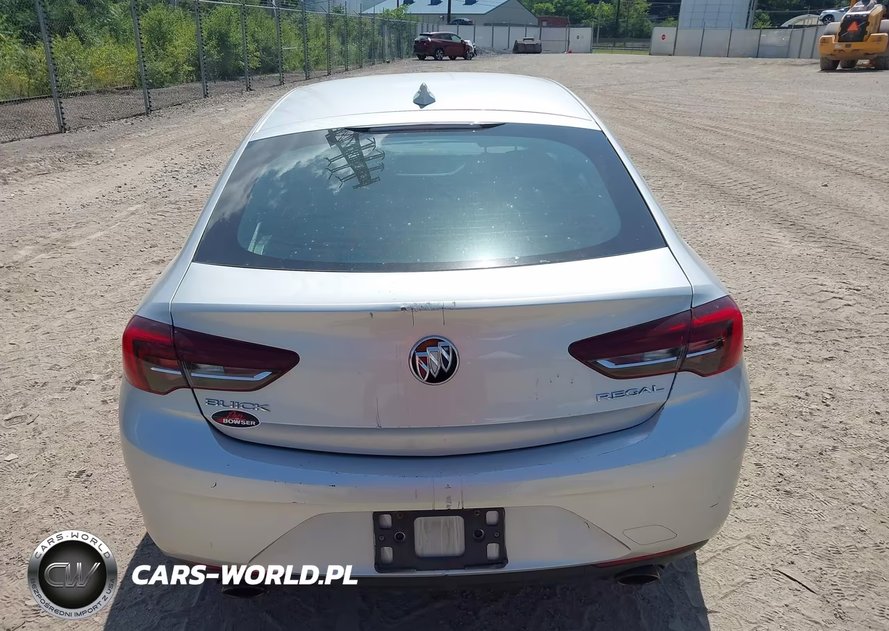 2018 Buick Regal Sportback Preferred VIN:W04GL6SX3J1114745 - 17