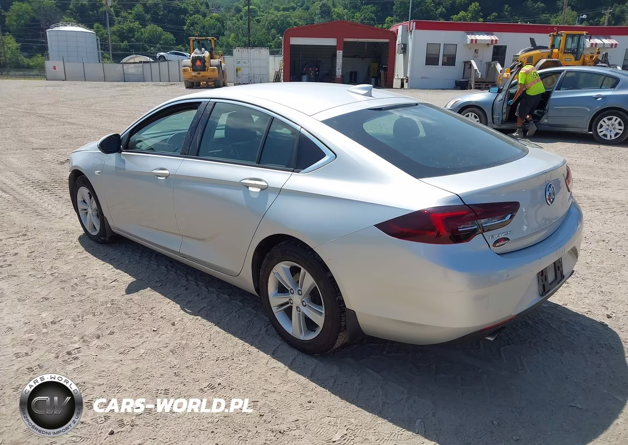 2018 Buick Regal Sportback Preferred VIN:W04GL6SX3J1114745 - 3