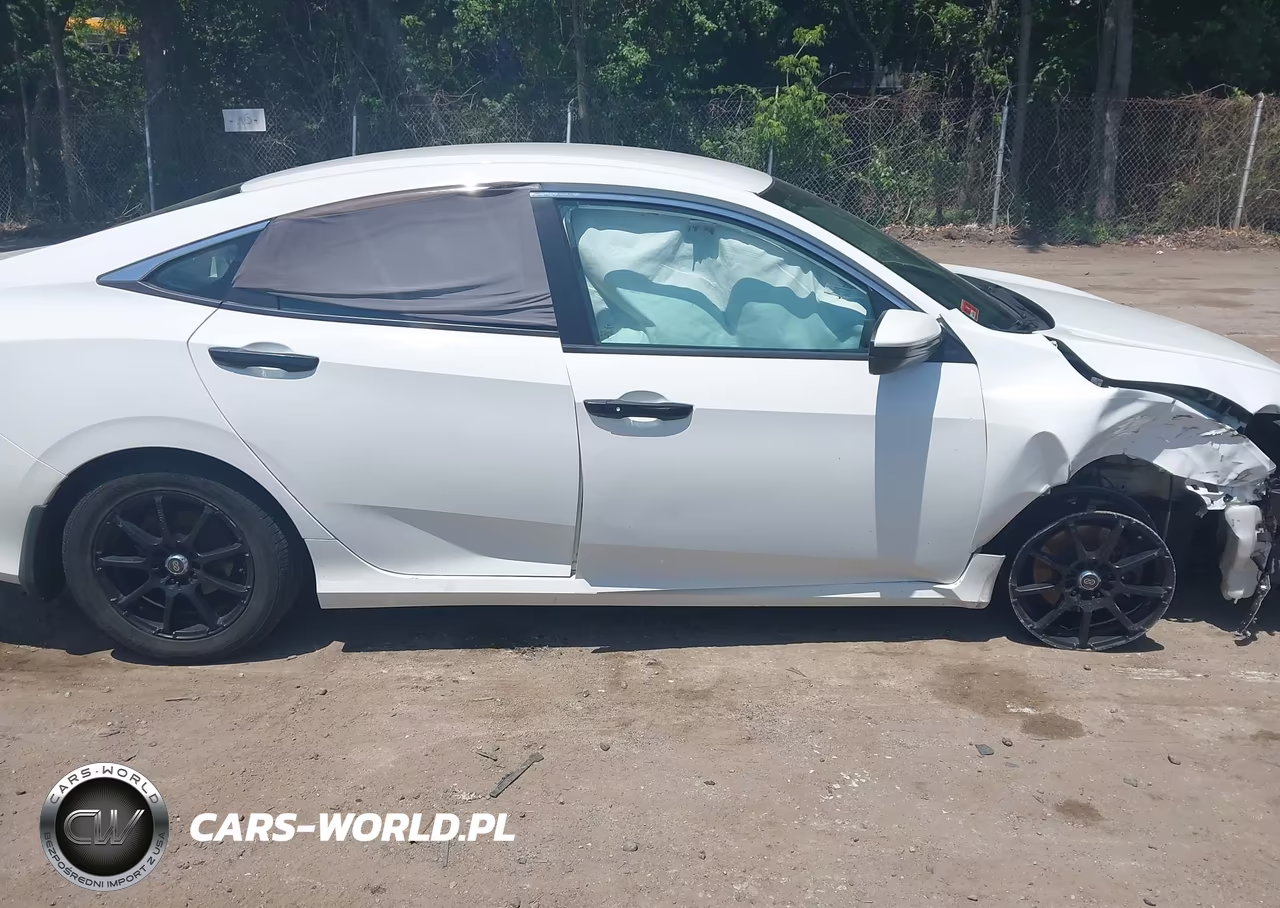 2018 Honda Civic Lx VIN:2HGFC2F6XJH605084 - 13