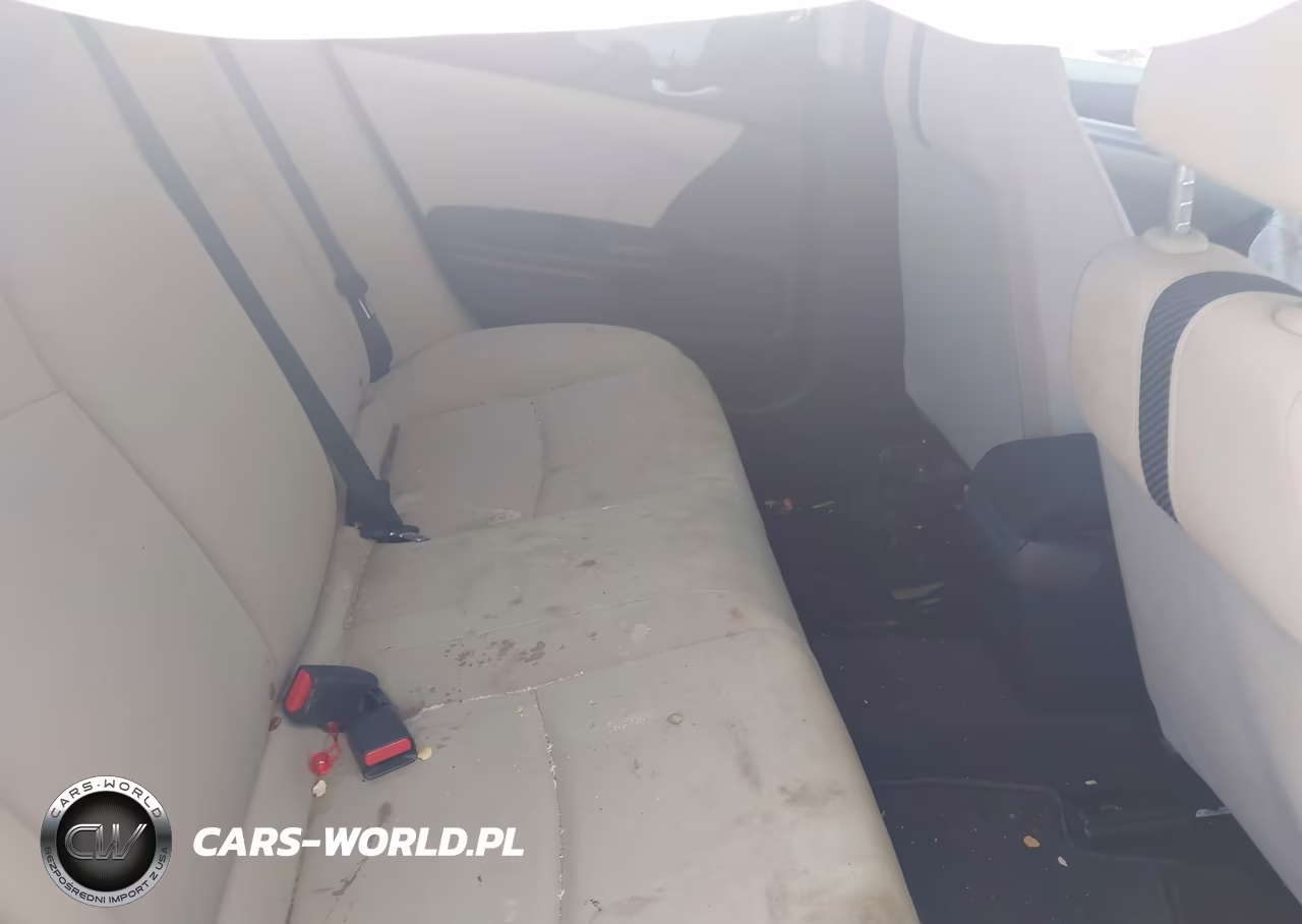 2018 Honda Civic Lx VIN:2HGFC2F6XJH605084 - 8