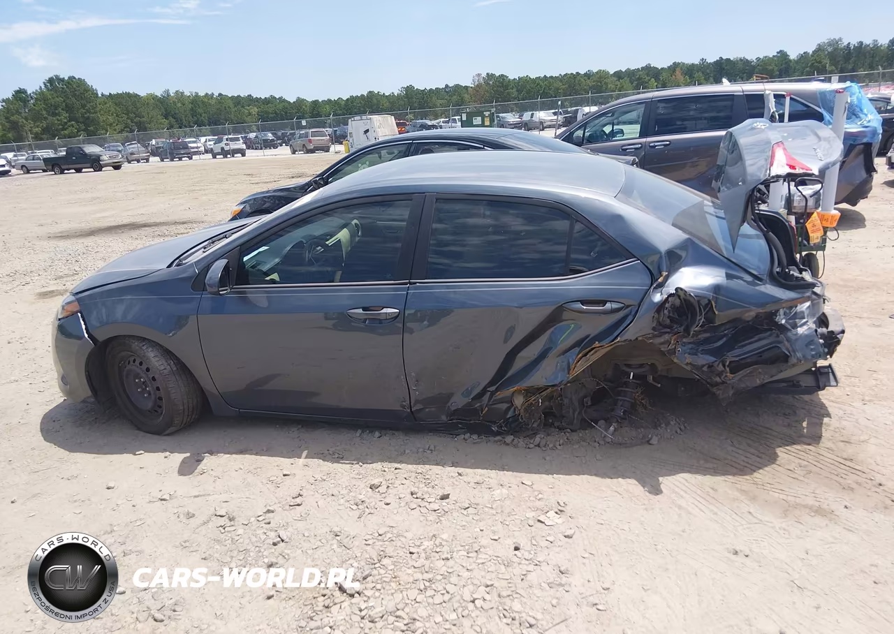 2018 Toyota Corolla Le VIN:2T1BURHE8JC096145 - 14