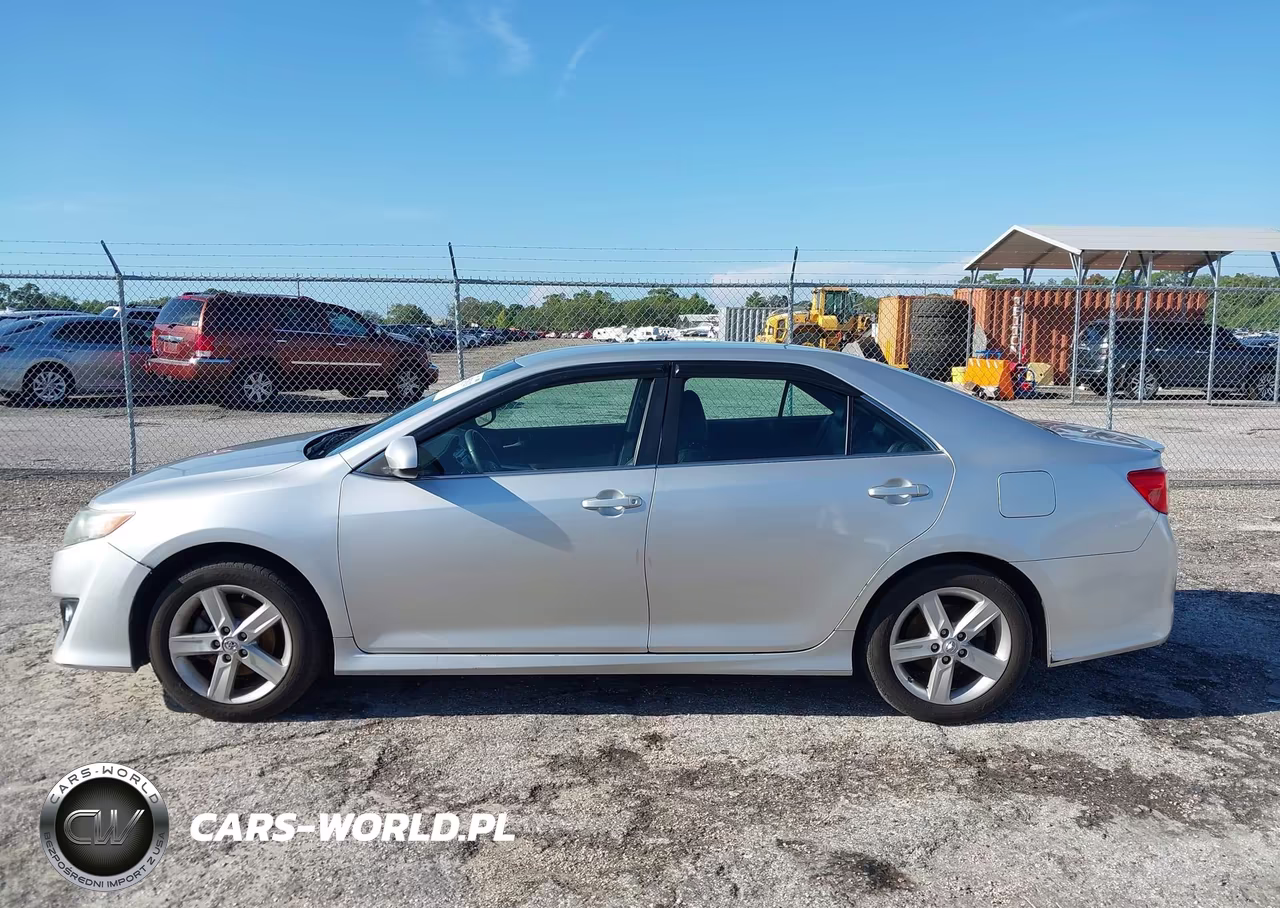 2014 Toyota Camry Se VIN:4T1BF1FKXEU389778 - 14