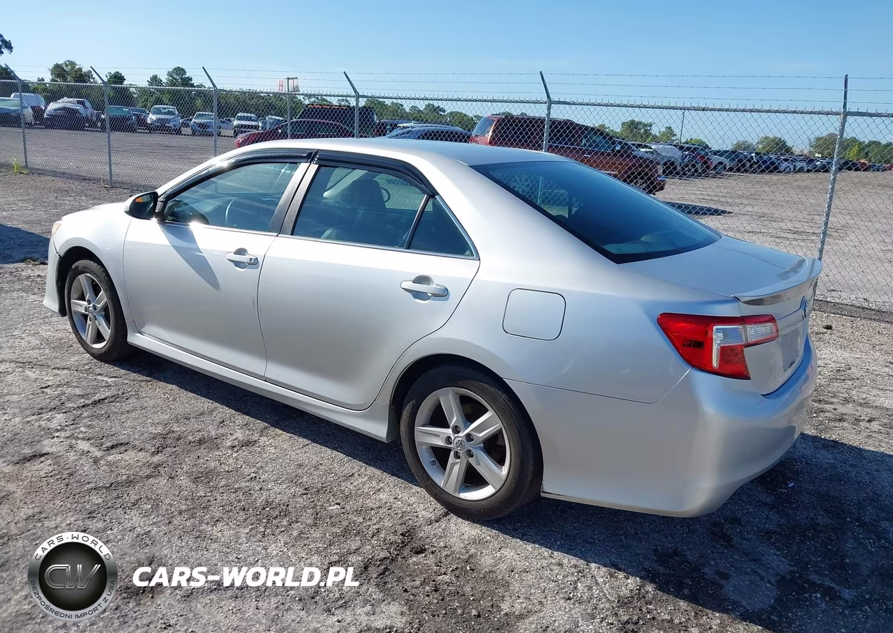 2014 Toyota Camry Se VIN:4T1BF1FKXEU389778 - 3