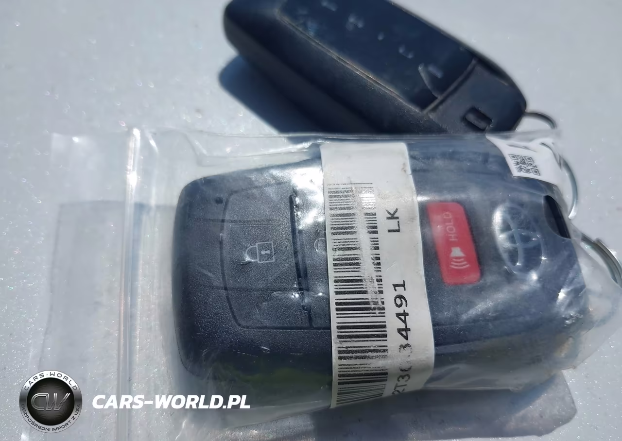 2026 Toyota Prius Xle Awd-E VIN:JTDADABU2T3034491 - 11