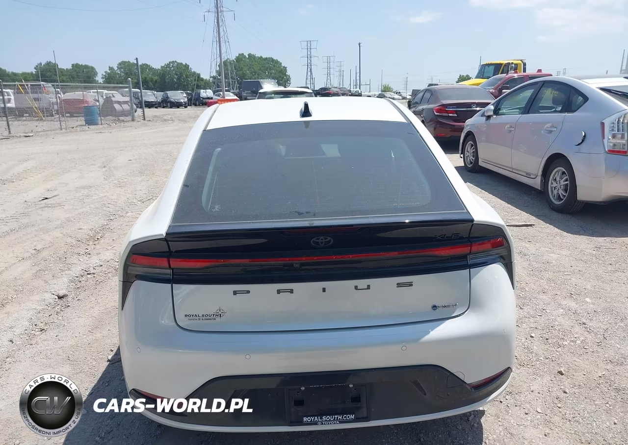 2026 Toyota Prius Xle Awd-E VIN:JTDADABU2T3034491 - 16