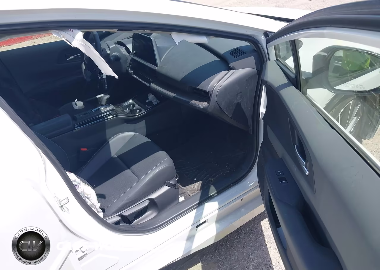 2026 Toyota Prius Xle Awd-E VIN:JTDADABU2T3034491 - 5