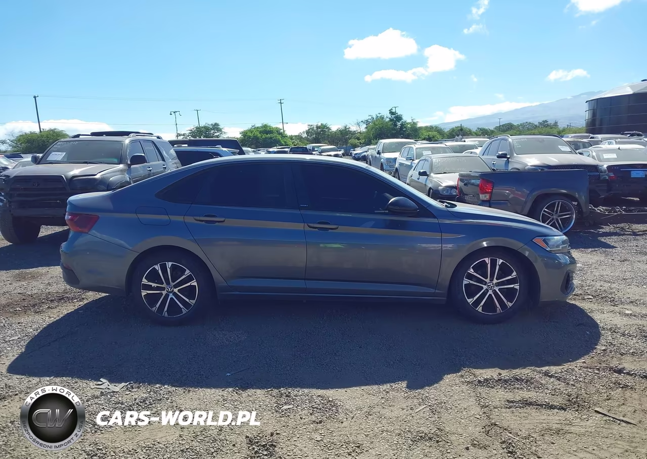 2023 Volkswagen Jetta 1.5T Sport VIN:3VWBM7BU0PM029704 - 13