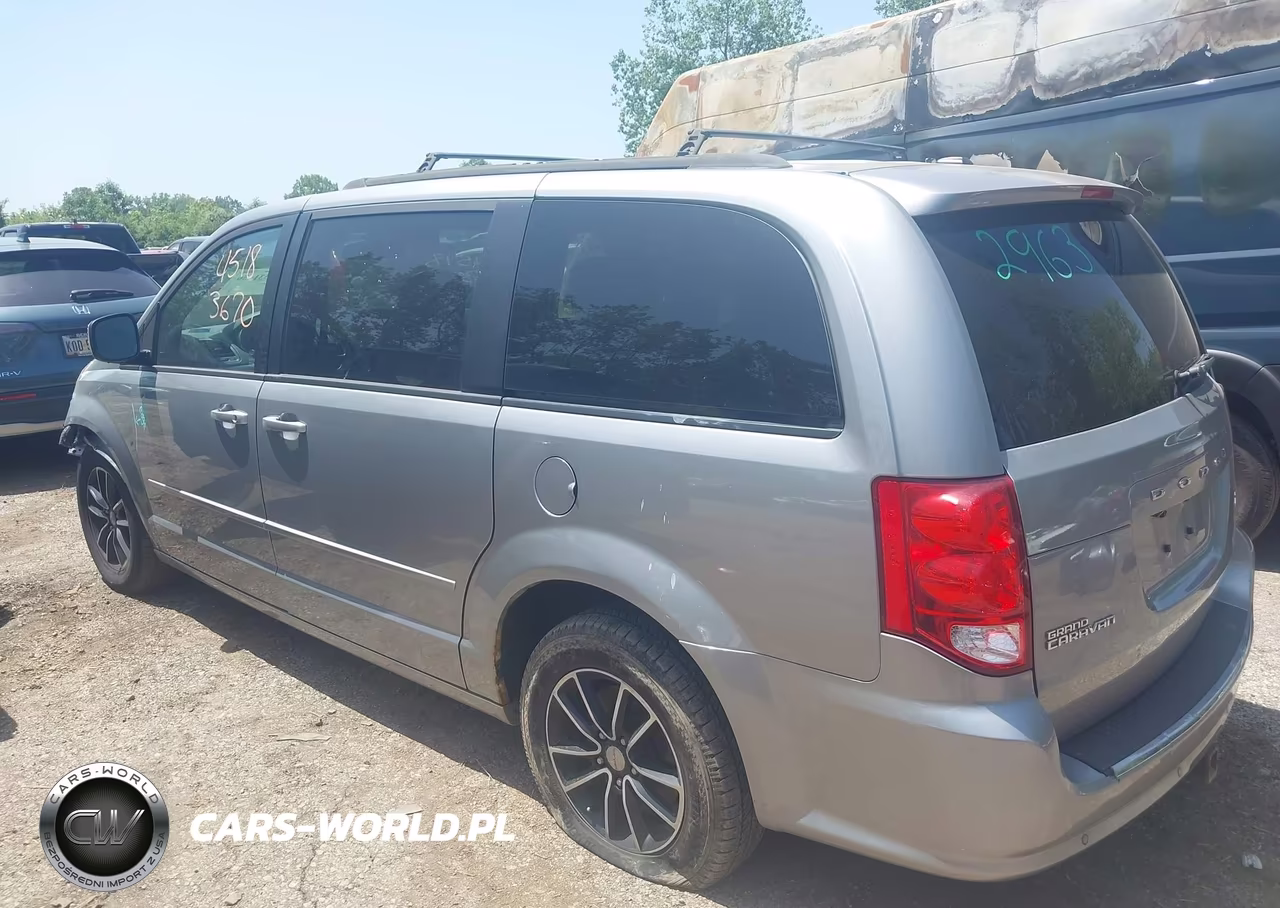 2015 Dodge Grand Caravan R-T VIN:2C4RDGEG2FR683859 - 15