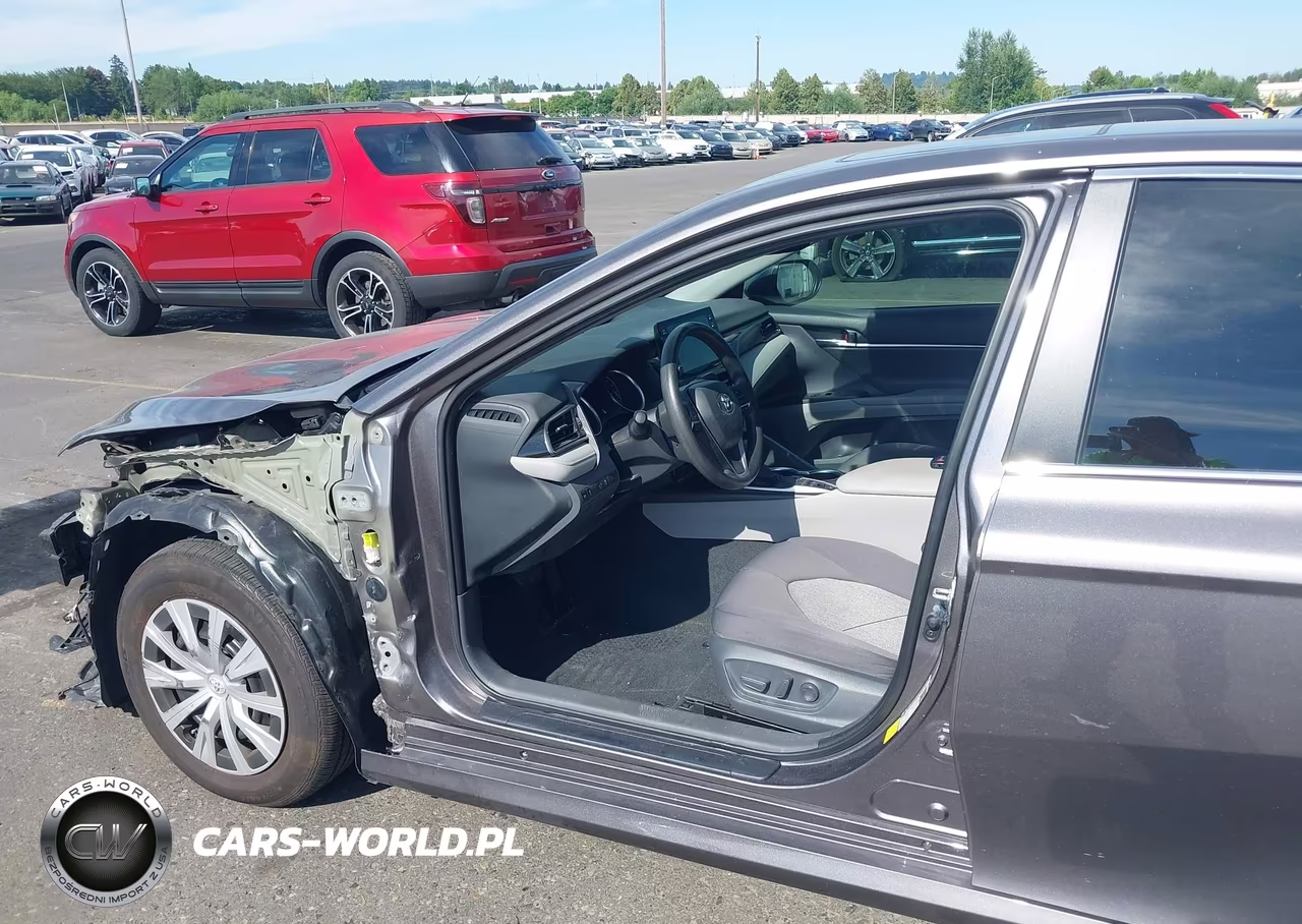 2021 Toyota Camry Le Hybrid VIN:4T1H31AK6MU562883 - 19