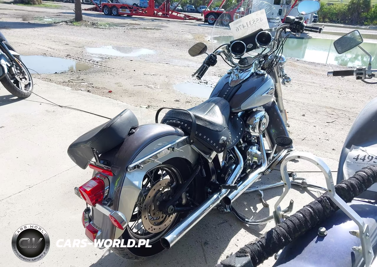 2014 Harley-Davidson Flstc Heritage Softail Classic VIN:1HD1BWV13EB048198 - 4