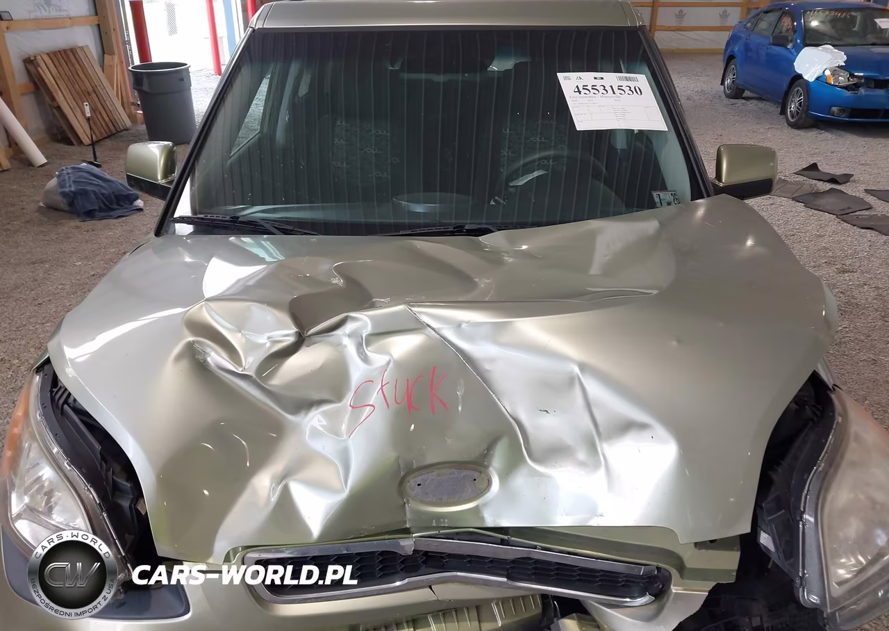 2010 Kia Soul + VIN:KNDJT2A27A7170677 - 10