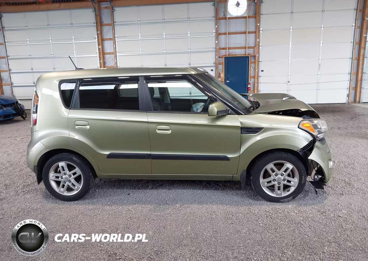 2010 Kia Soul + VIN:KNDJT2A27A7170677 - 14