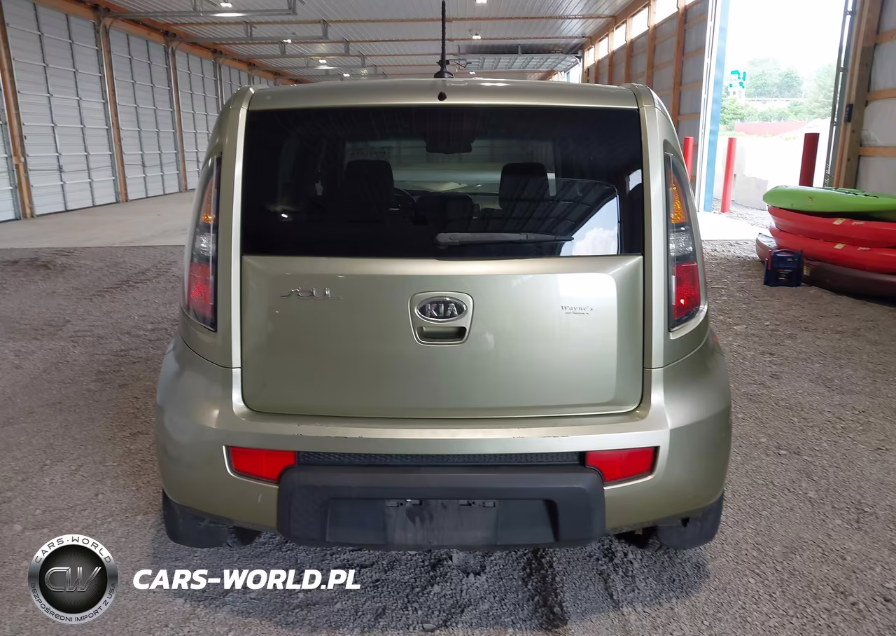 2010 Kia Soul + VIN:KNDJT2A27A7170677 - 17