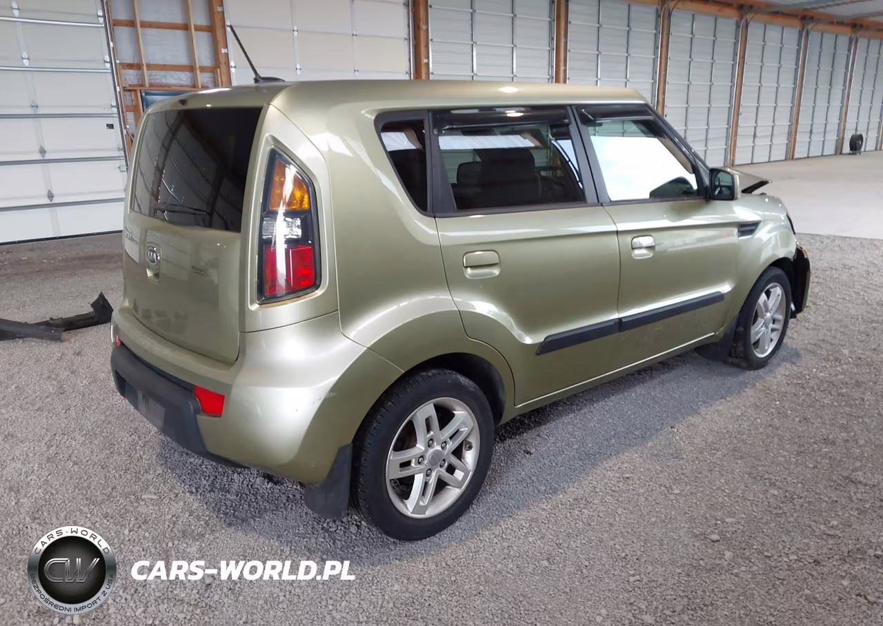 2010 Kia Soul + VIN:KNDJT2A27A7170677 - 4