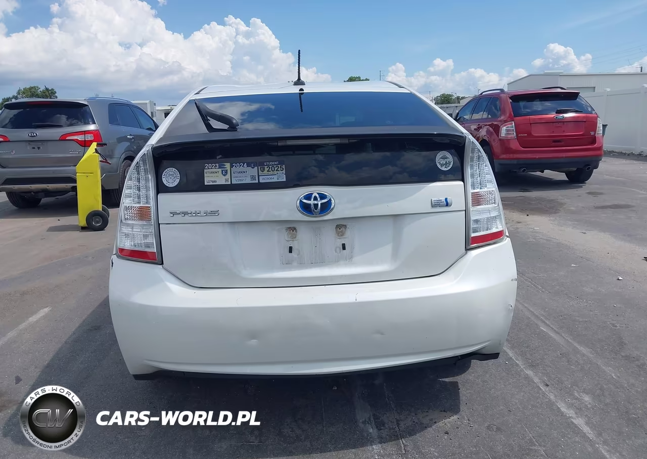 2011 Toyota Prius Three VIN:JTDKN3DU2B5373703 - 16