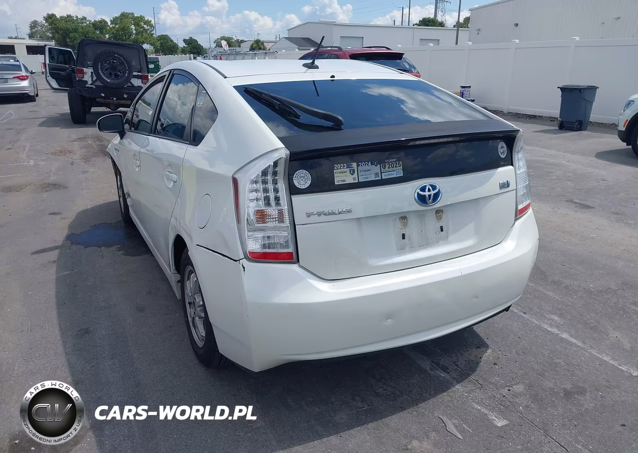 2011 Toyota Prius Three VIN:JTDKN3DU2B5373703 - 3