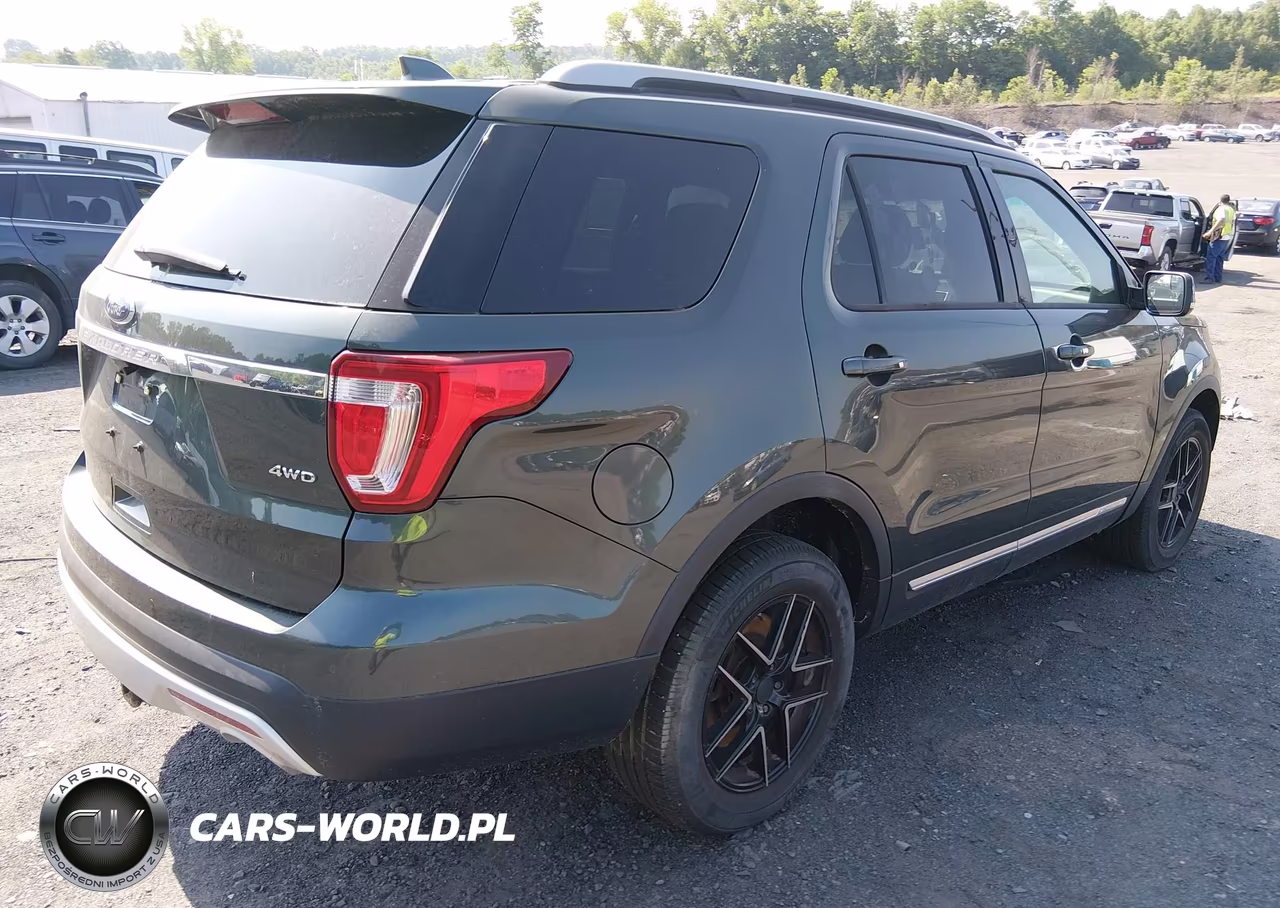 2016 Ford Explorer Xlt VIN:1FM5K8D85GGB93287 - 4