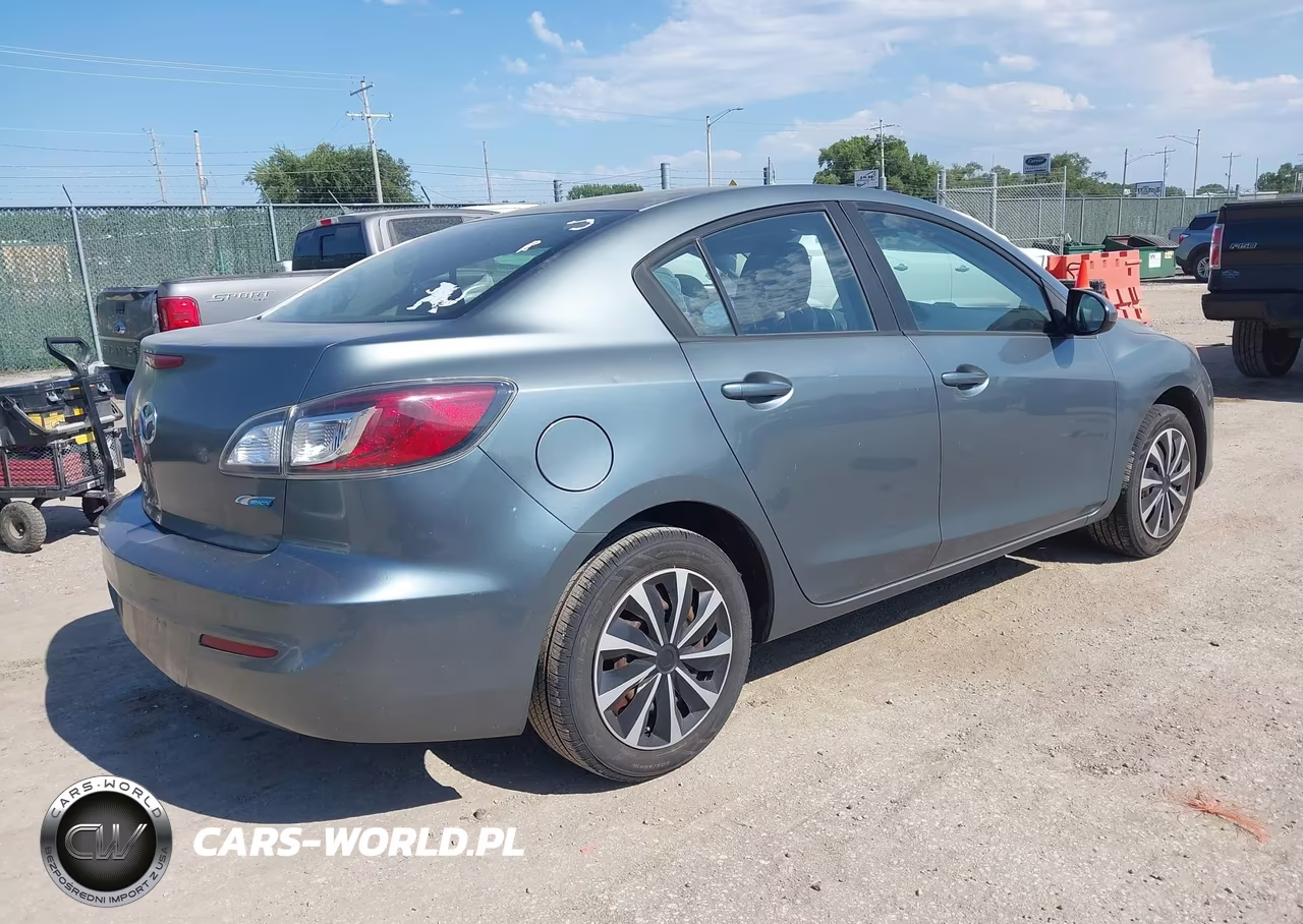 2013 Mazda Mazda3 I Sport VIN:JM1BL1UP5D1759756 - 4