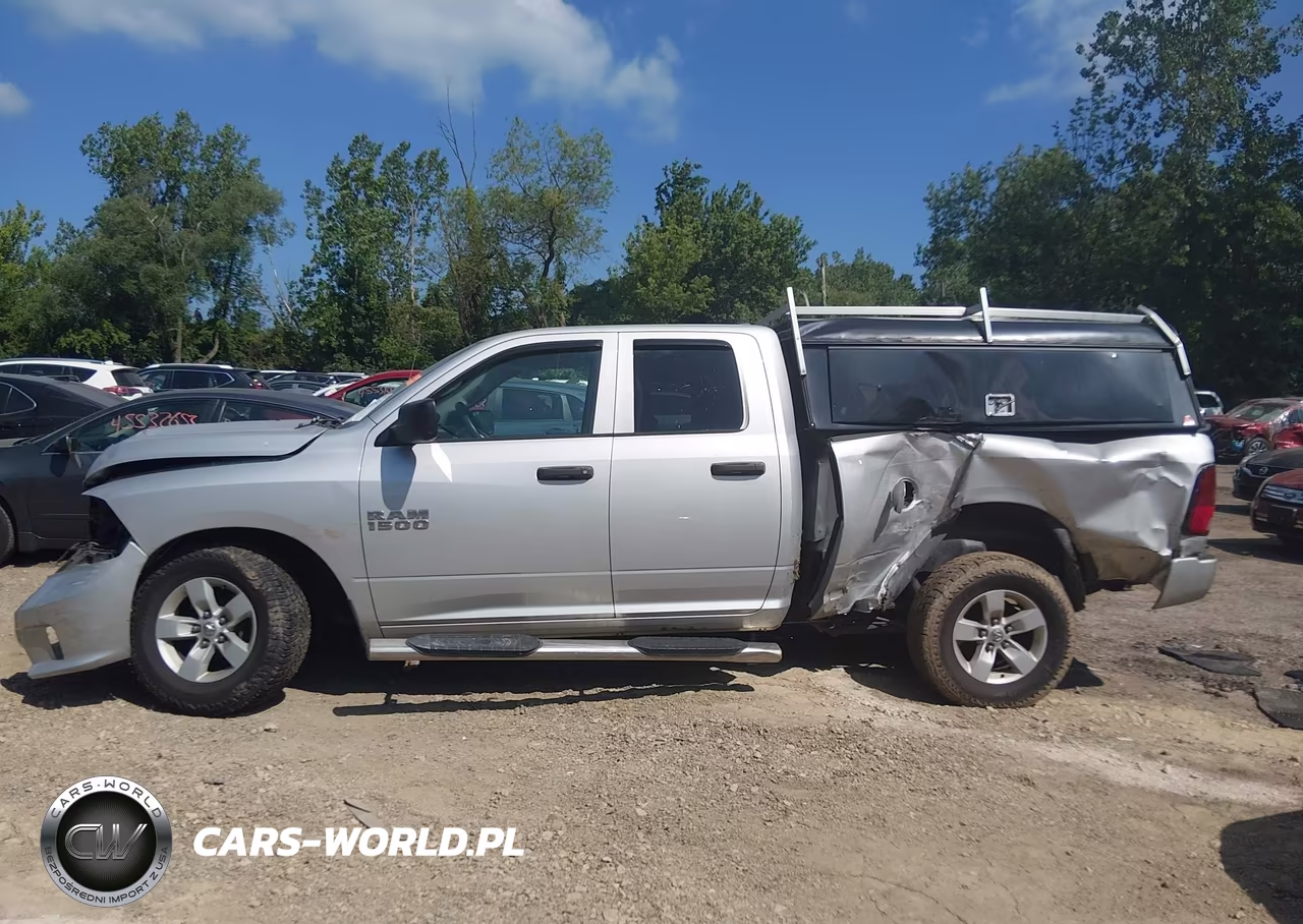 2018 Ram 1500 Express 4X4 6'4 Box VIN:1C6RR7FG7JS327602 - 15